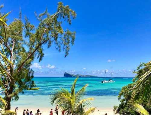voyage vacance guide touristique hôtel hébergement location villa plage piscine grand baie activités sportive maurice mauritius