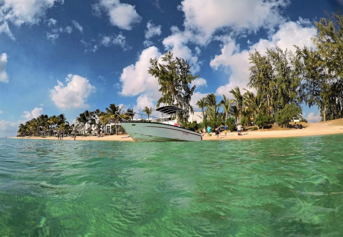 avis conseil recommandation tourisme taxi location voiture bateau voyage vacance île maurice port louis dauphins moyen de transport pratique arnaque