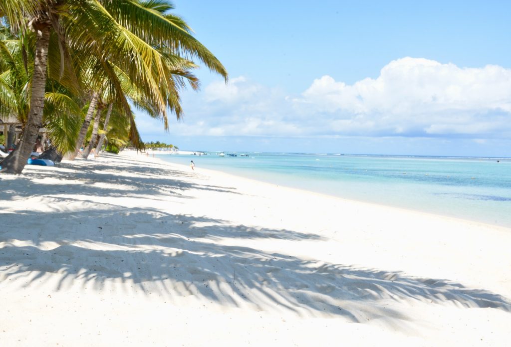 guide touristique avis top plages maurice sable blanc moins fréquentée activité catamaran réserver hôtel
