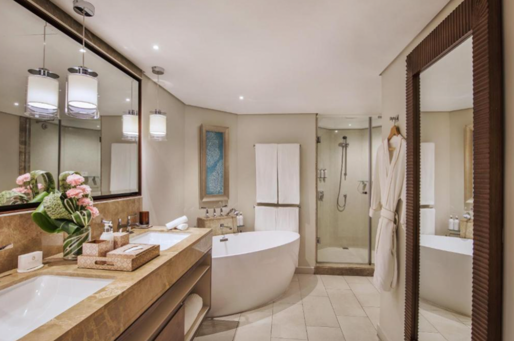 hôtels demi pension à l'île Maurice Royal Palm Beachcomber Luxury salle de bain