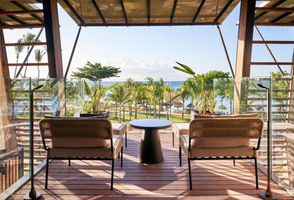 hôtels demi pension à l'île Maurice LUX* Grand Baie Resort & Residences terrasse